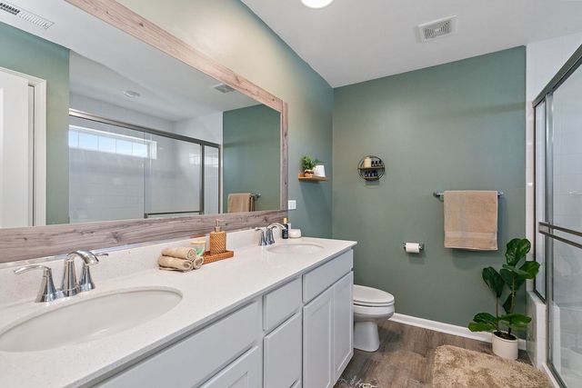 1204 Draper Road, Mchenry, IL 60050