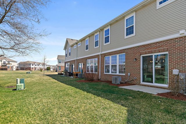 1204 Draper Road, Mchenry, IL 60050