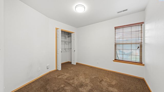 3467 S Dennis Street, Kennewick, WA 99337