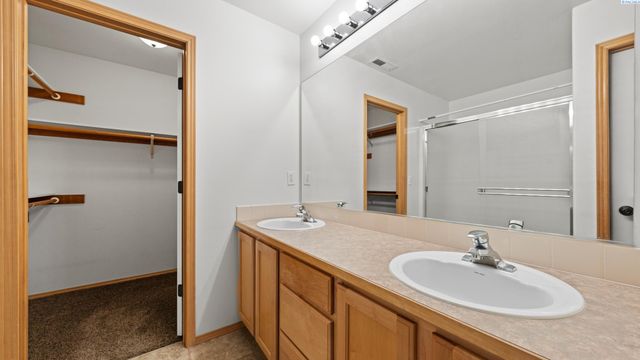 3467 S Dennis Street, Kennewick, WA 99337