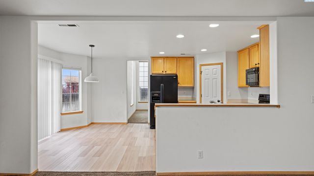 3467 S Dennis Street, Kennewick, WA 99337