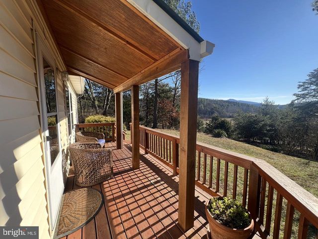 60 ANGLE DR, Purgitsville, WV 26852