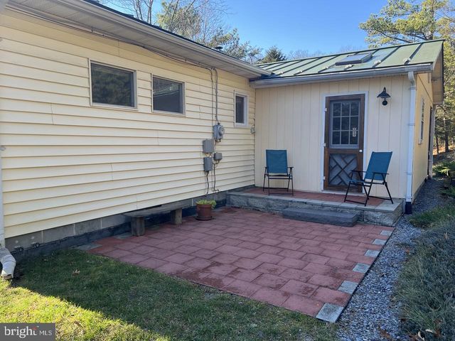 60 ANGLE DR, Purgitsville, WV 26852