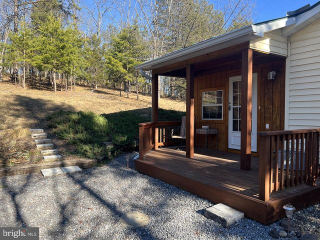 60 ANGLE DR, Purgitsville, WV 26852