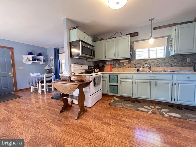 60 ANGLE DR, Purgitsville, WV 26852