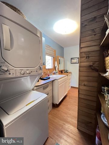 60 ANGLE DR, Purgitsville, WV 26852