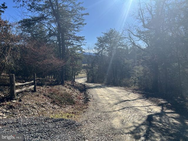 60 ANGLE DR, Purgitsville, WV 26852