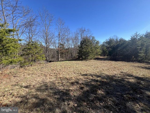 60 ANGLE DR, Purgitsville, WV 26852