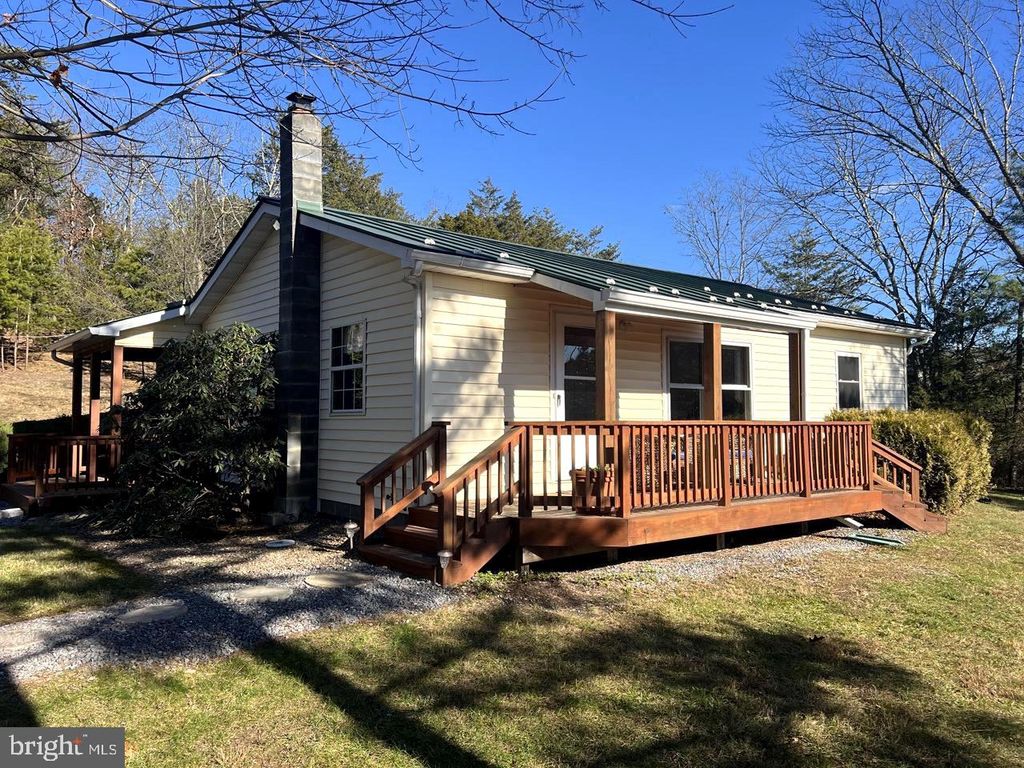 60 ANGLE DR, Purgitsville, WV 26852