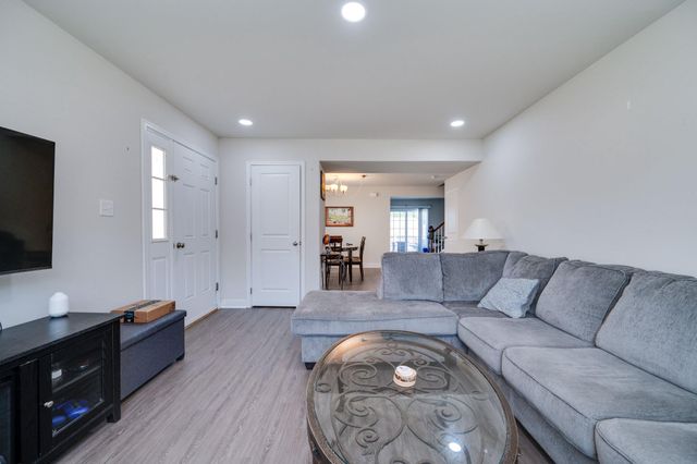 25 ROSALIES WAY, Temple, PA 19560