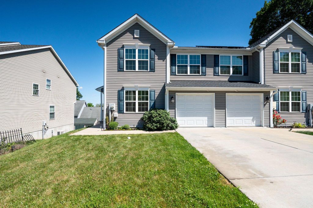 25 ROSALIES WAY, Temple, PA 19560