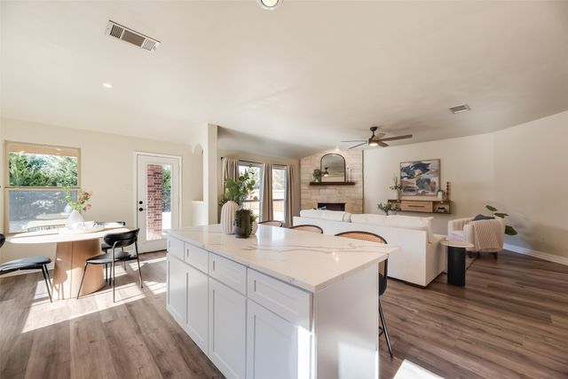 810 English Ivy Drive, Prosper, TX 76227