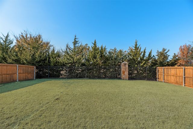 810 English Ivy Drive, Prosper, TX 76227