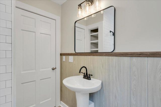 5609 Franklin ST, Ferrum, VA 24088