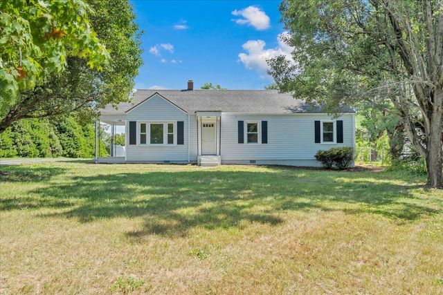 5609 Franklin ST, Ferrum, VA 24088