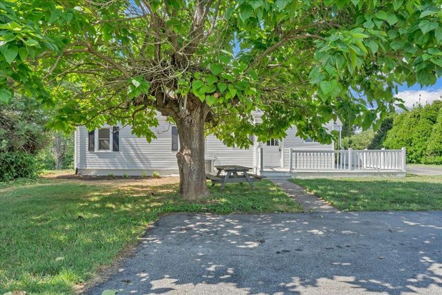 5609 Franklin ST, Ferrum, VA 24088