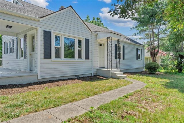 5609 Franklin ST, Ferrum, VA 24088
