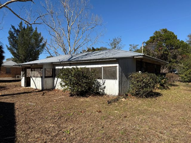 210 Sidney Avenue, Defuniak Springs, FL 32433