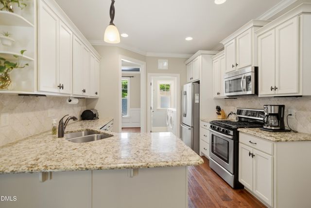 1304 Golden Bluff Lane, Fuquay Varina, NC 27526