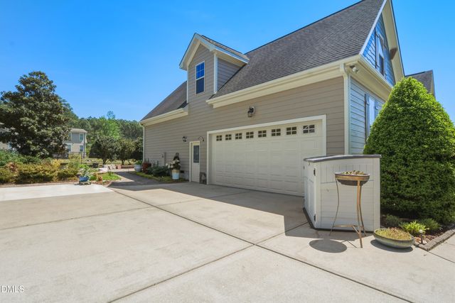 1304 Golden Bluff Lane, Fuquay Varina, NC 27526