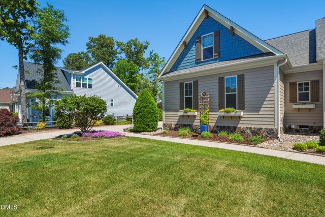 1304 Golden Bluff Lane, Fuquay Varina, NC 27526