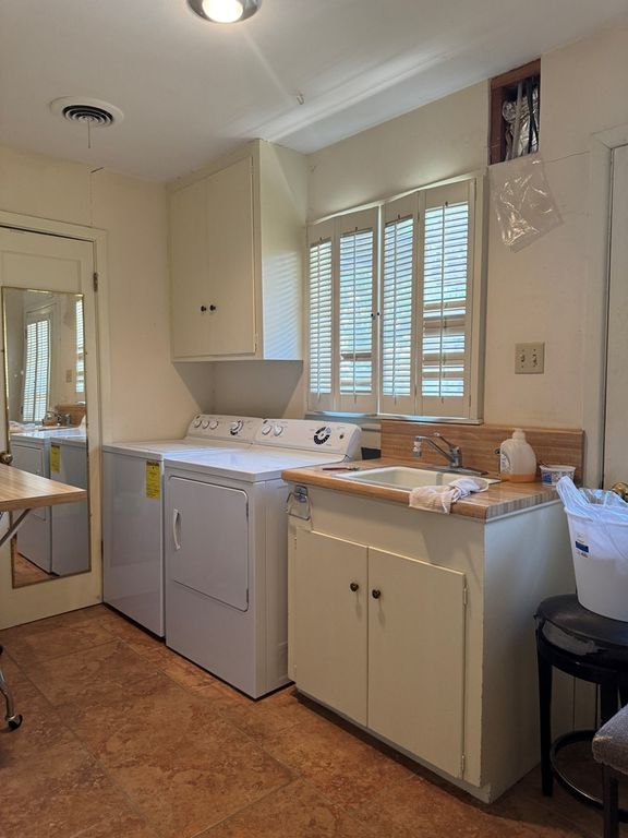 Image 17 of property listing at 1819 W Jefferson St, Pecos, TX 79772