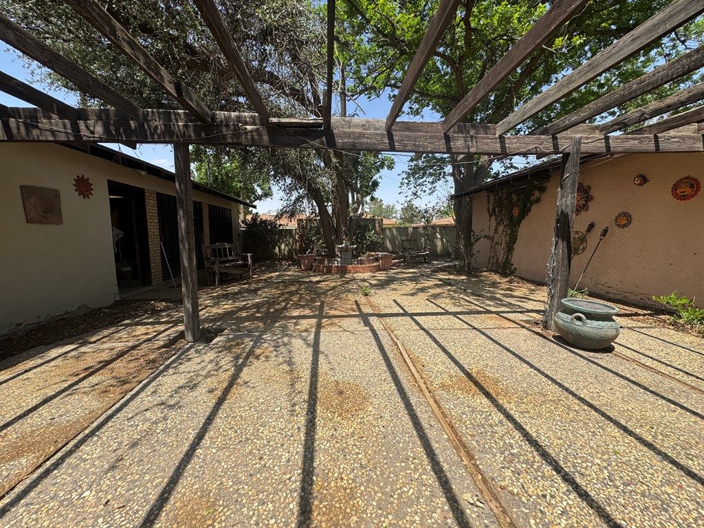 Image 28 of property listing at 1819 W Jefferson St, Pecos, TX 79772