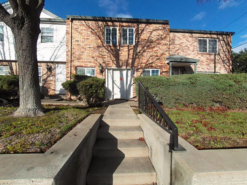 6697 Greenback Ln, Citrus Heights, CA 95621