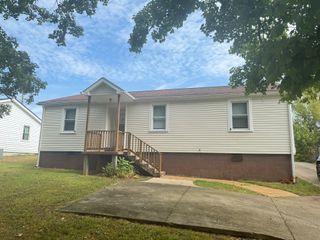 73 Dixon Dr, Clarksville, TN 37040