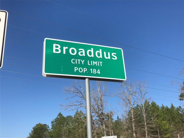 802 Cr 483 Road S, Broaddus, TX 75929
