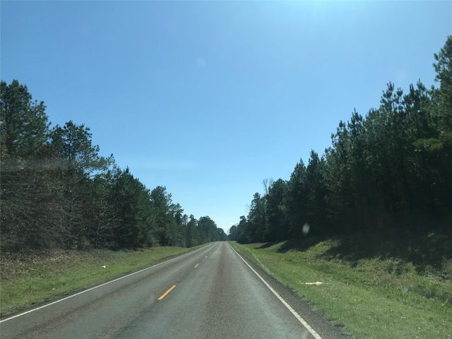 802 Cr 483 Road S, Broaddus, TX 75929