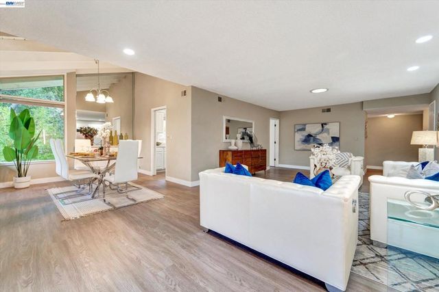 2767 2767 Miradero Dr C, Santa Barbara, CA 93105