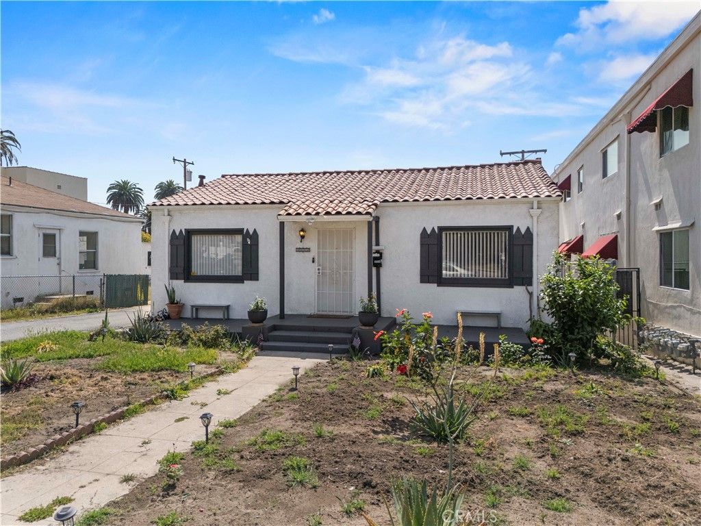 Image 1 of property listing at 1534 E Broadway, Glendale, CA 91205