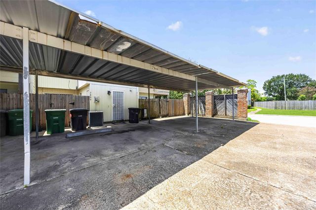7866 Green Lawn Drive 7866, Houston, TX 77088