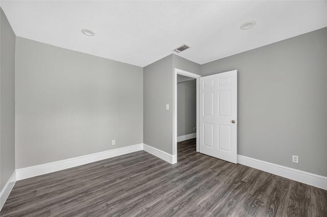 7866 Green Lawn Drive 7866, Houston, TX 77088