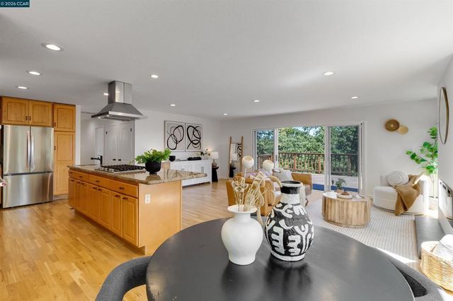 3336 Oak Ct, Lafayette, CA 94549