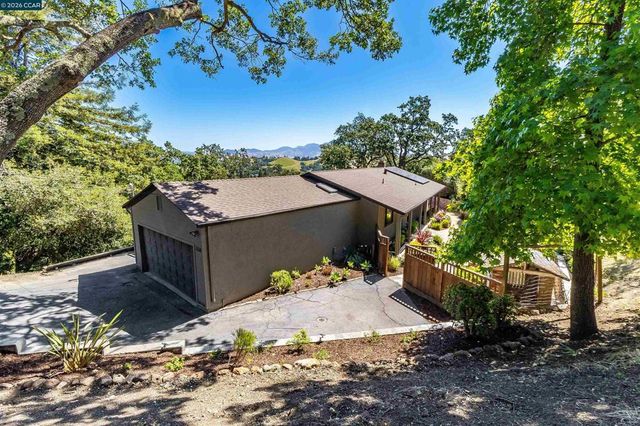 3336 Oak Ct, Lafayette, CA 94549