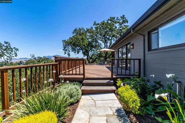 3336 Oak Ct, Lafayette, CA 94549