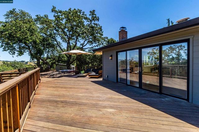3336 Oak Ct, Lafayette, CA 94549