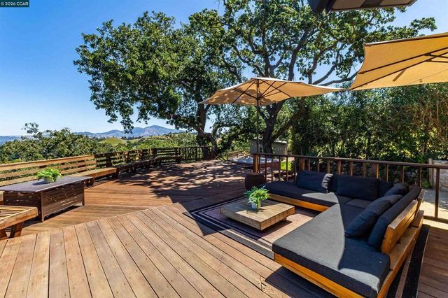 3336 Oak Ct, Lafayette, CA 94549