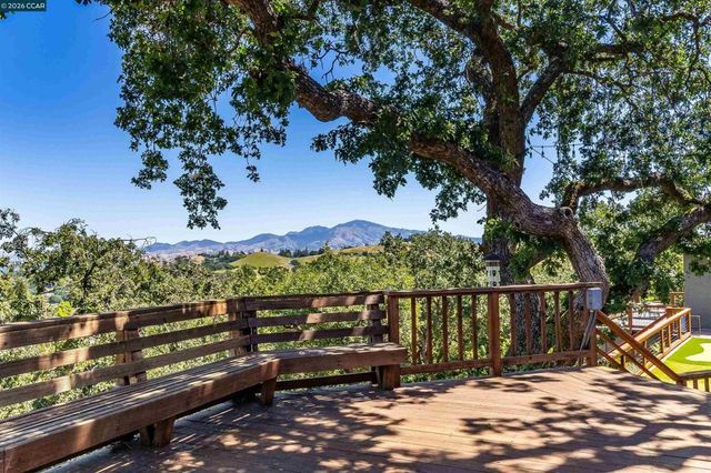 3336 Oak Ct, Lafayette, CA 94549