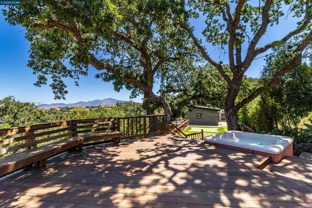 3336 Oak Ct, Lafayette, CA 94549