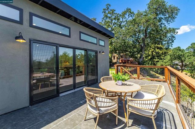 3336 Oak Ct, Lafayette, CA 94549
