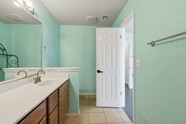 21440 E 36th Street S, Broken Arrow, OK 74014