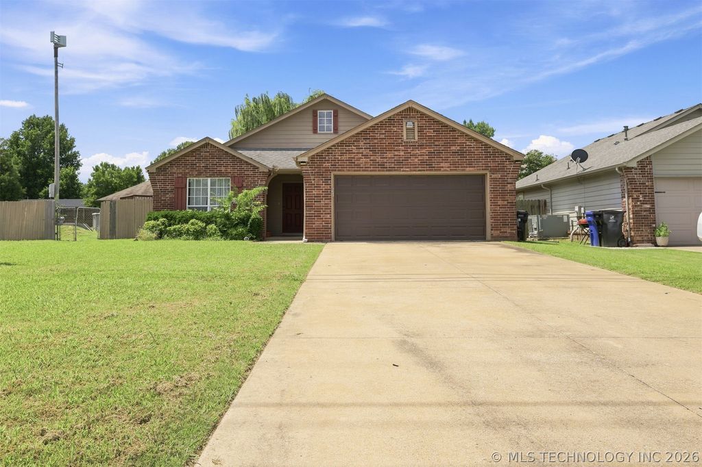 21440 E 36th Street S, Broken Arrow, OK 74014