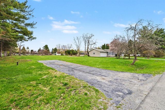 10283 S Arrowhead Drive, Berrien Springs, MI 49103