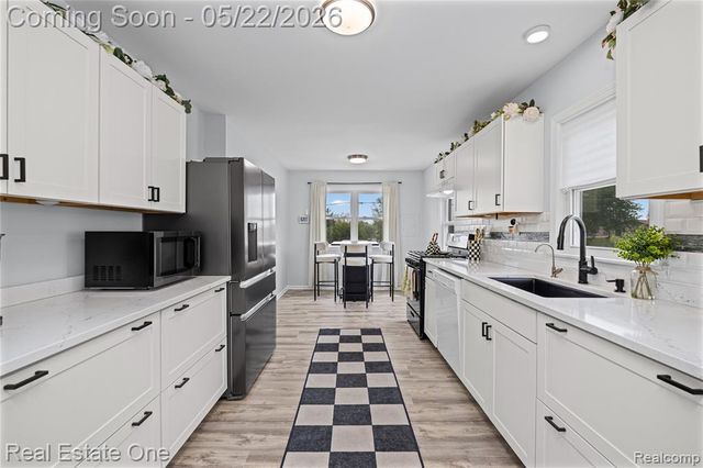 9136 Buckingham Street, White Lake, MI 48386