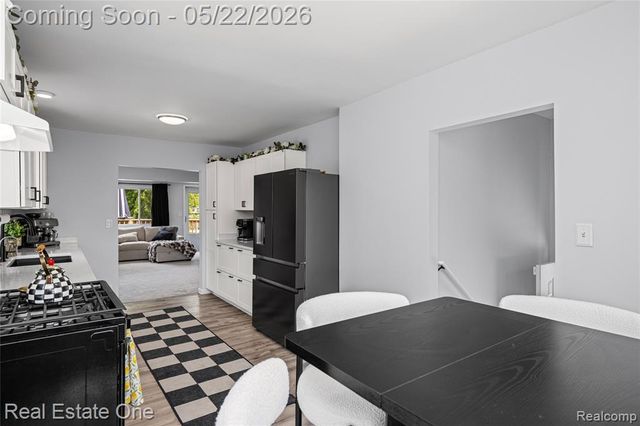 9136 Buckingham Street, White Lake, MI 48386