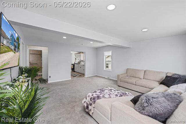 9136 Buckingham Street, White Lake, MI 48386
