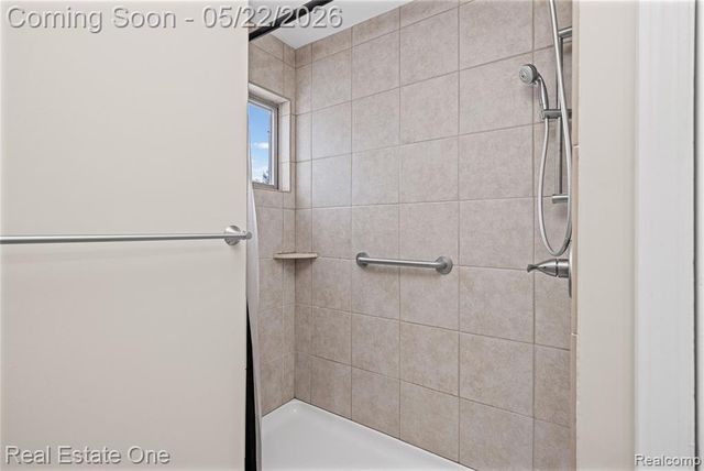 9136 Buckingham Street, White Lake, MI 48386